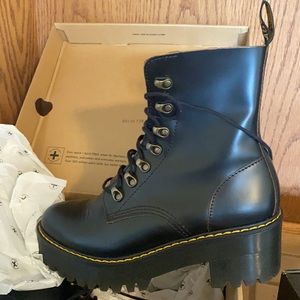 Dr.Martens “Doc’s” Leona Womens Black Vintage Smooth Leather Heeled Boots Size 9